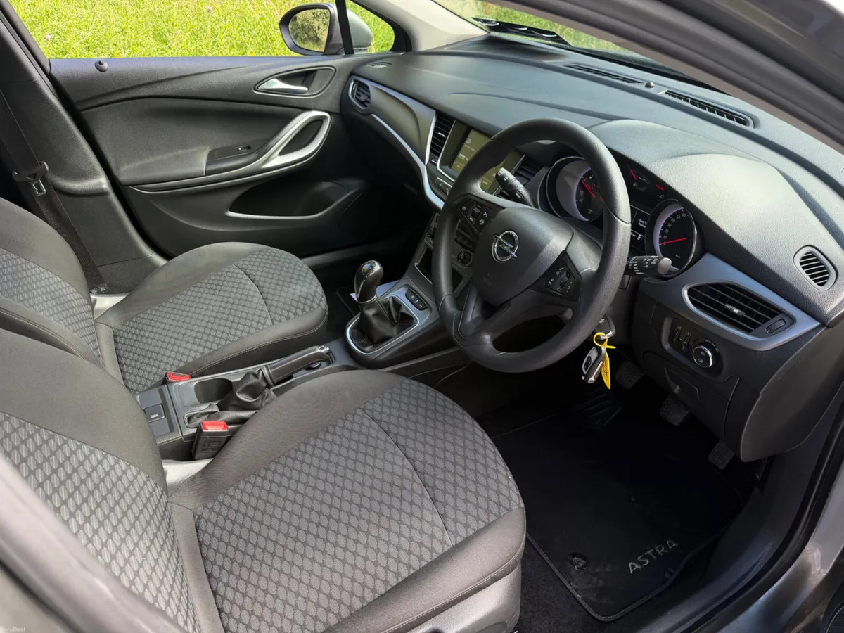 192 Opel Astra 1.6cdti .. LOW KMS - Image 4