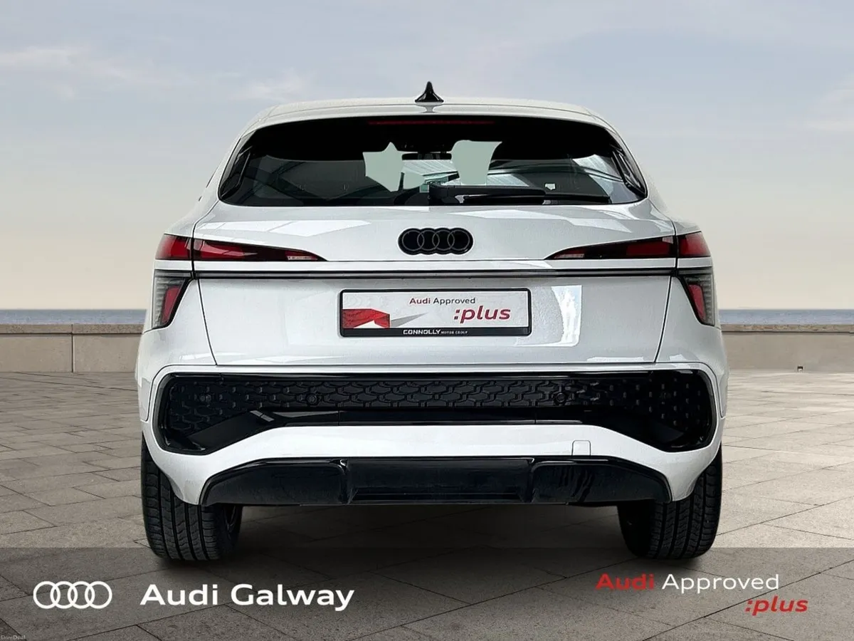Audi Q3 E-HYBRID S-LINE SPORTBACK 270 HP A/T - Image 3