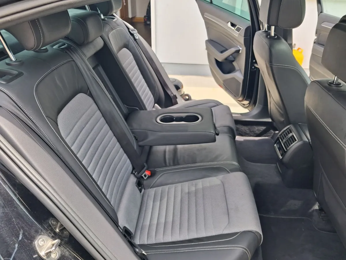 Volkswagen Passat 2019 - Image 5