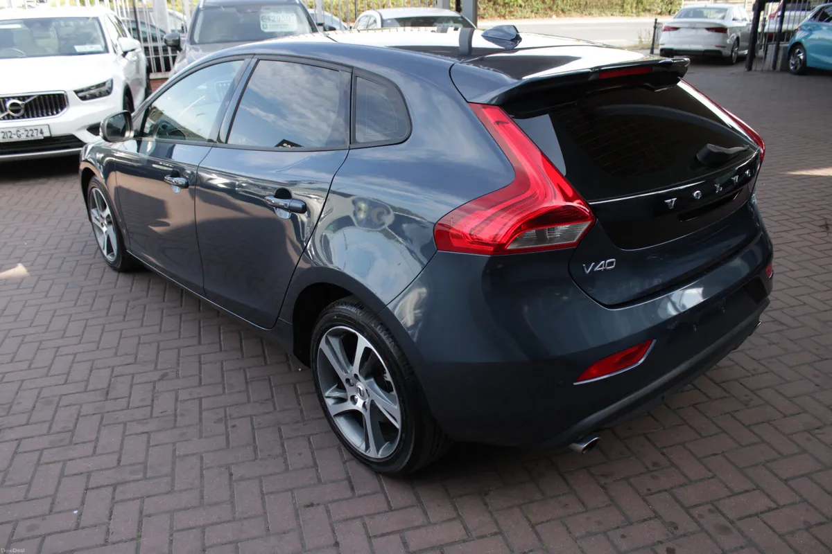 2019 VOLVO V40 D4 2.0 5DR HATCHBACK AUTOMATIC - Image 6
