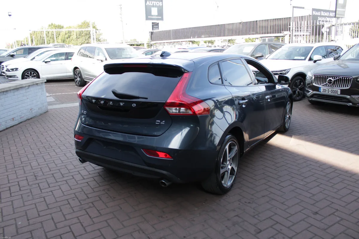 2019 VOLVO V40 D4 2.0 5DR HATCHBACK AUTOMATIC - Image 4
