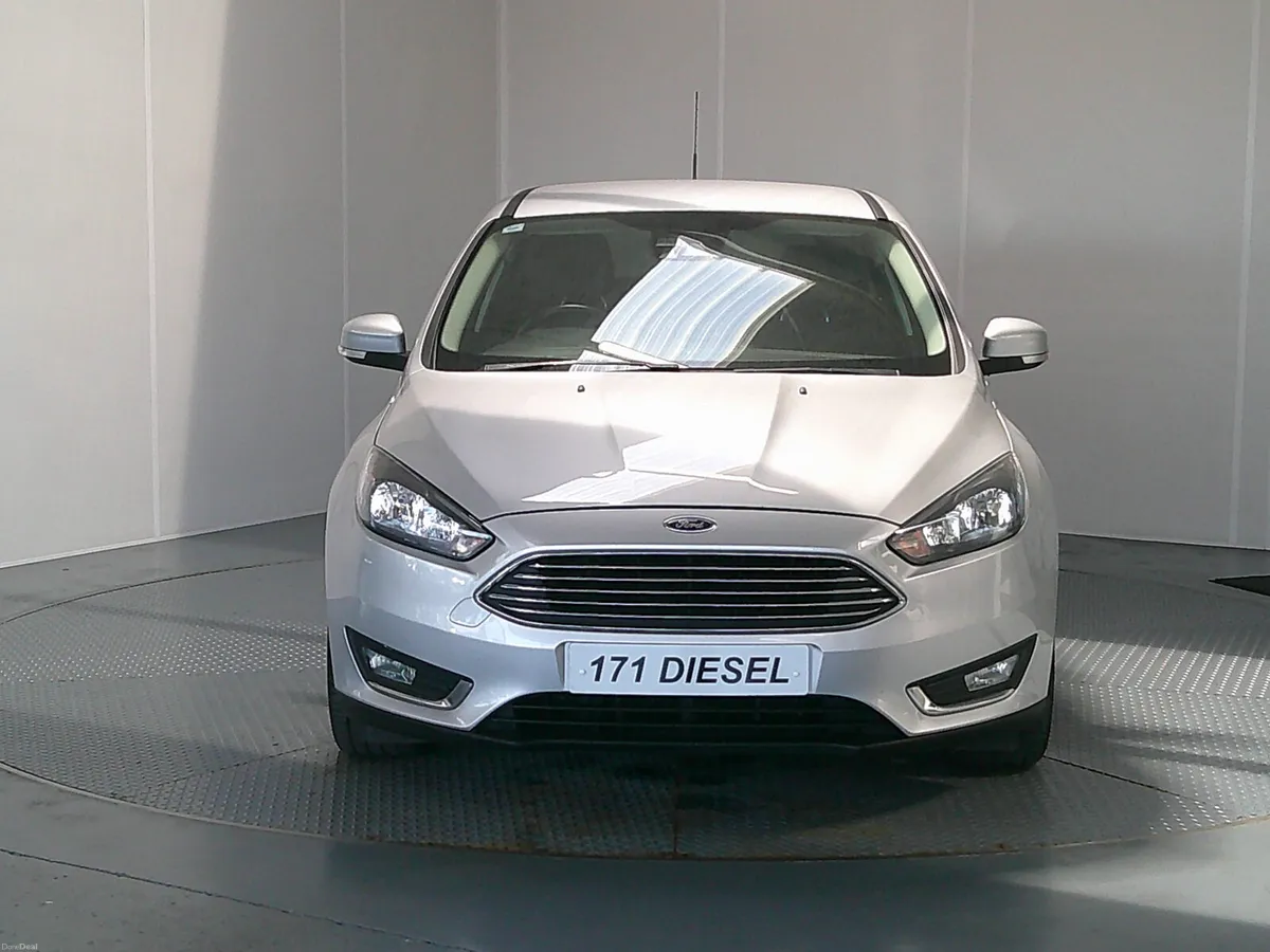 Ford Focus 2017 - Image 2