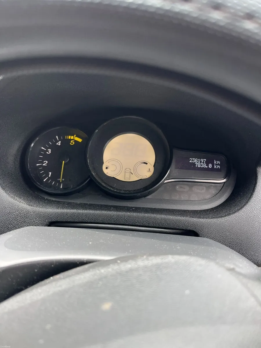 Renault Megane 2010 -  economical – reliable - Image 4