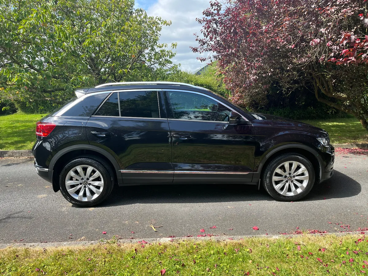 Volkswagen T-Roc 2022 SPORT Auto - Image 2