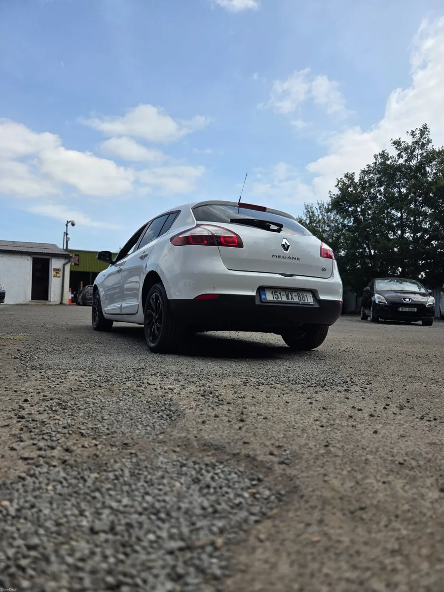 Pearl White Low Mileage Renault Megane - Image 6