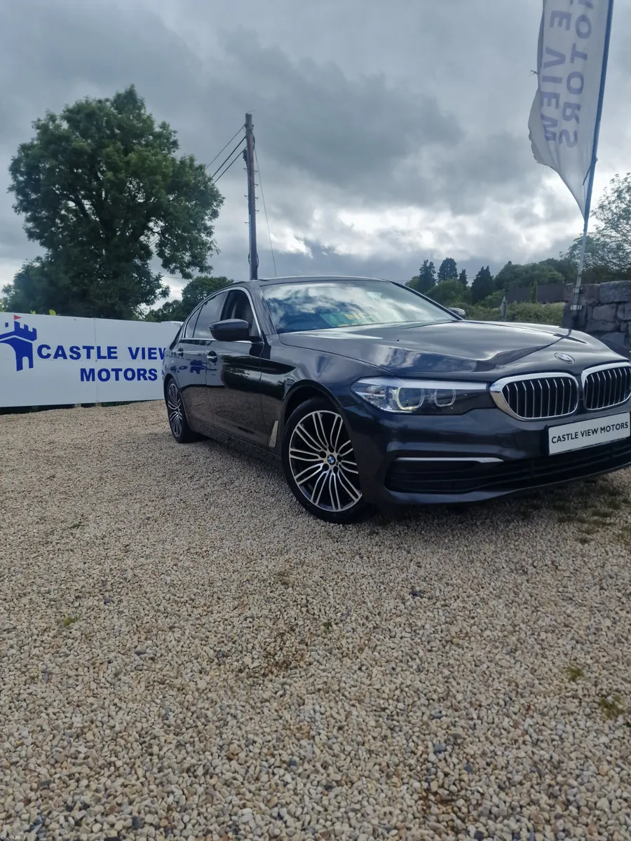 17 BMW 520d Xdrive Business edition - Image 1