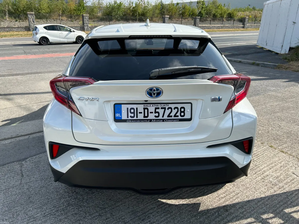 Toyota C-HR 2019, 1.8 HYBRID AUTO LOW KM HIGH SPEC - Image 6