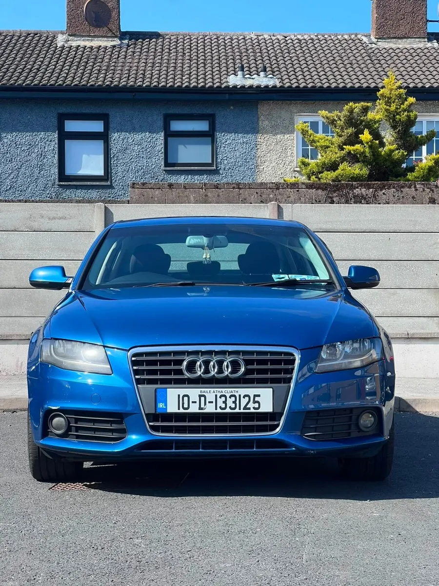 Audi A4 2010 - Image 2