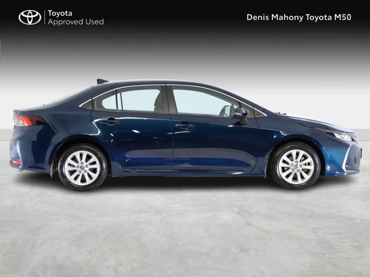 Toyota Corolla Luna Hybrid Saloon - Image 3