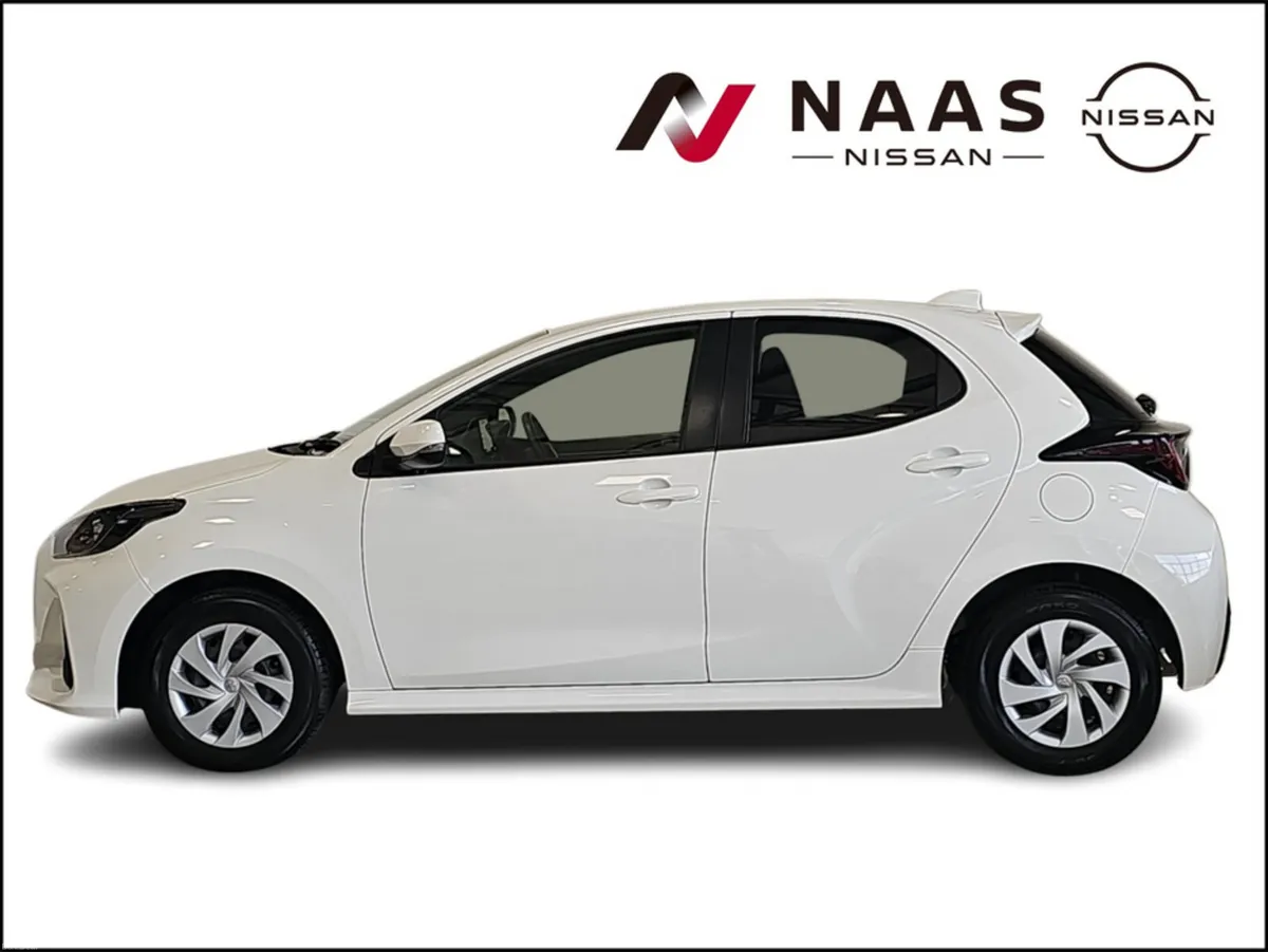 Toyota Yaris 1.0 LUNA - Image 3