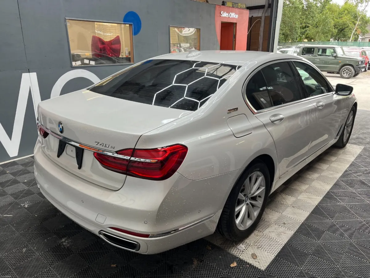 BMW 7-Series 2016 BMW 740E iPERFORMANCE 2.0 AUTOMA - Image 2