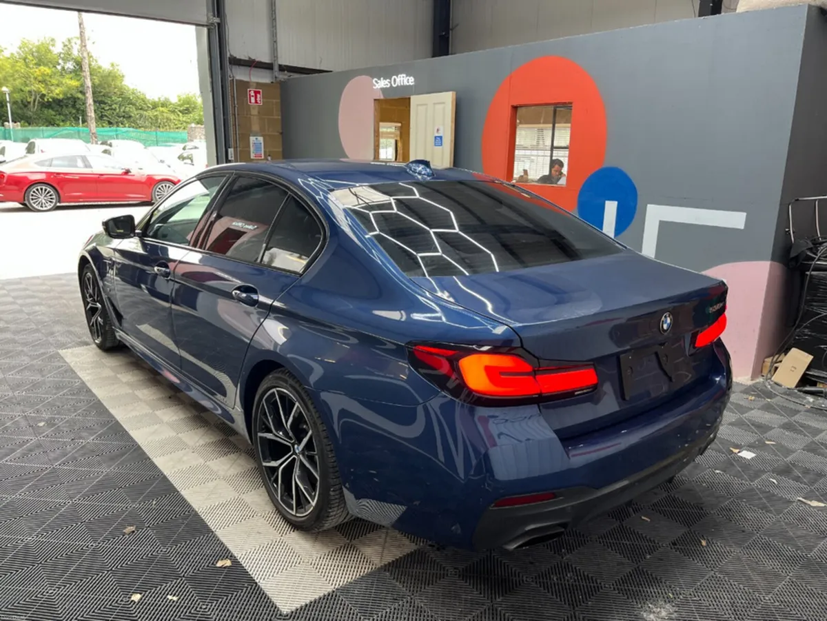 BMW 5-Series 2021 BMW 530E M-SPORT 2.0 AUTOMATIC / - Image 4