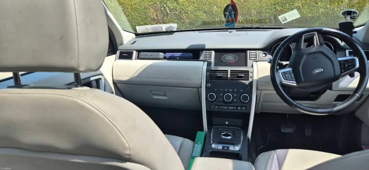 Landrover Discovery Sport HSE 7 seater - Image 6