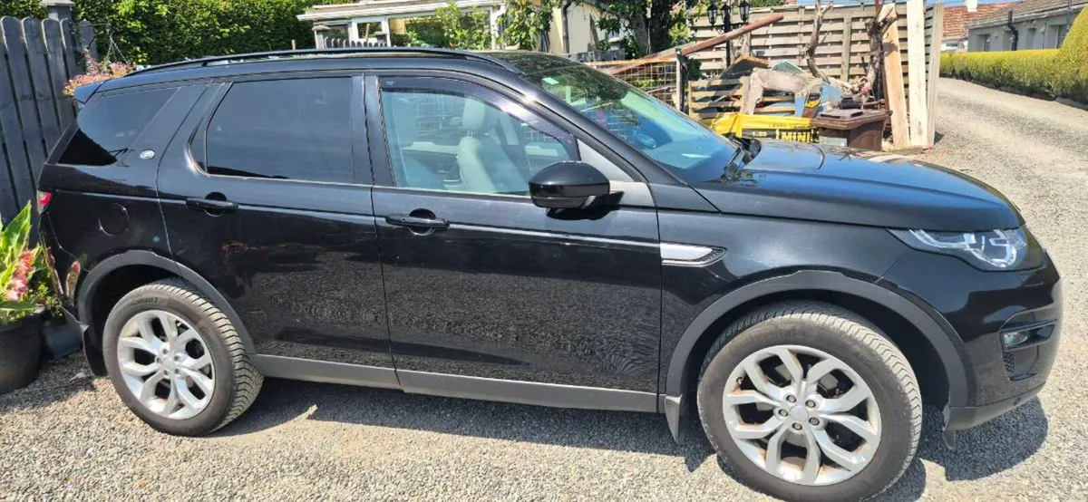 Landrover Discovery Sport HSE 7 seater - Image 1
