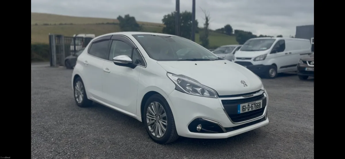 Peugeot 208 2016 1.2 automatic low kms - Image 1