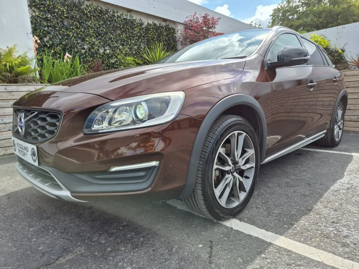 Volvo V60 2.0 D4 / SE CROSS COUNTRY / HIGH SPEC / - Image 1