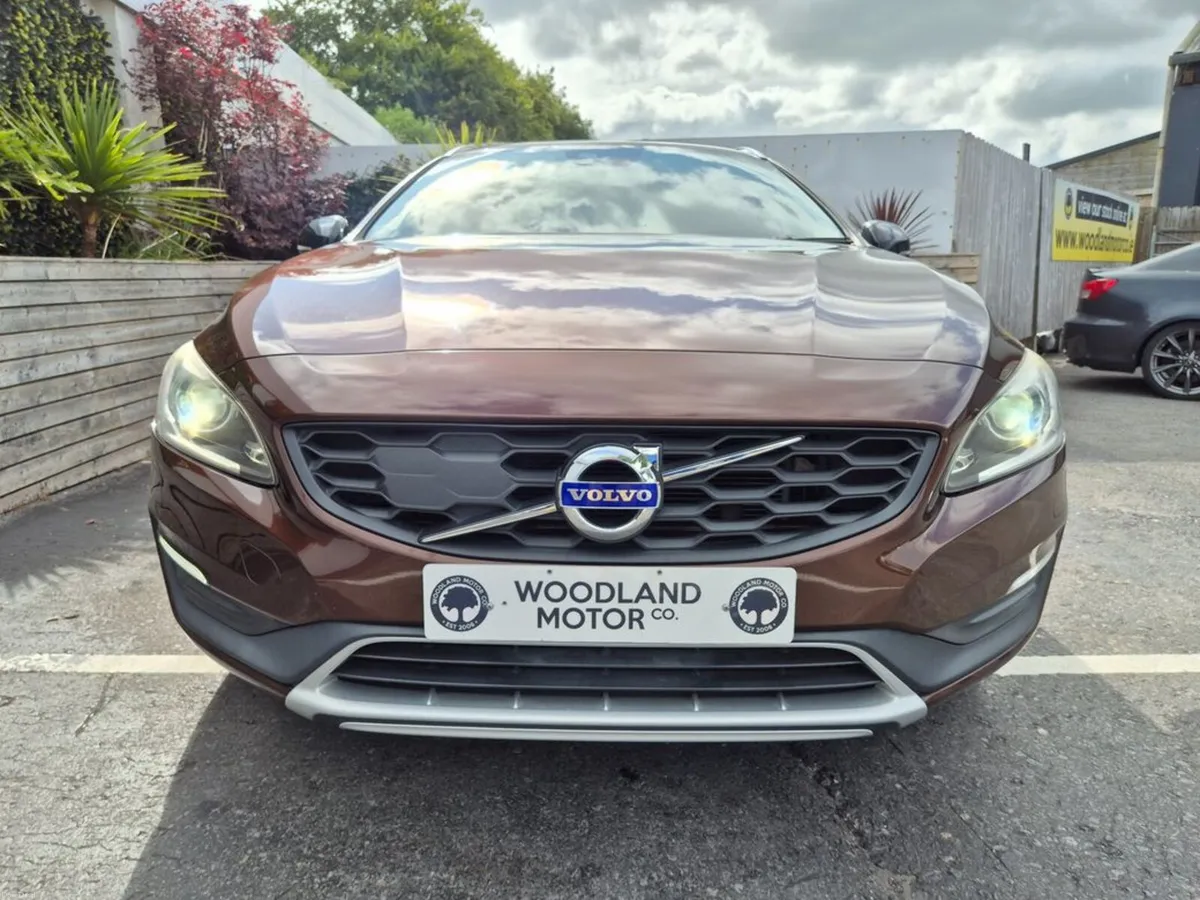 Volvo V60 2.0 D4 / SE CROSS COUNTRY / HIGH SPEC / - Image 4