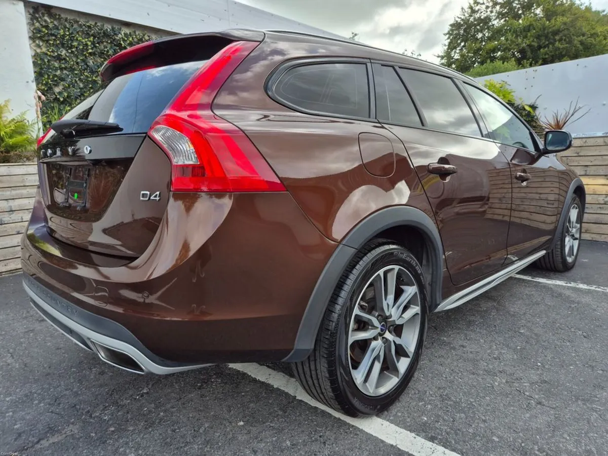 Volvo V60 2.0 D4 / SE CROSS COUNTRY / HIGH SPEC / - Image 5