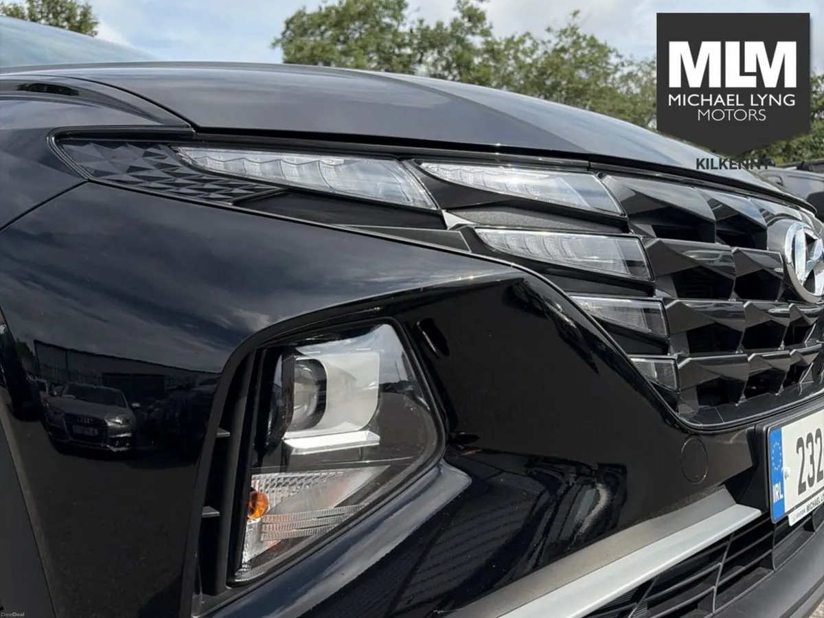 Hyundai Tucson ix35 Executive 5DR - Image 4