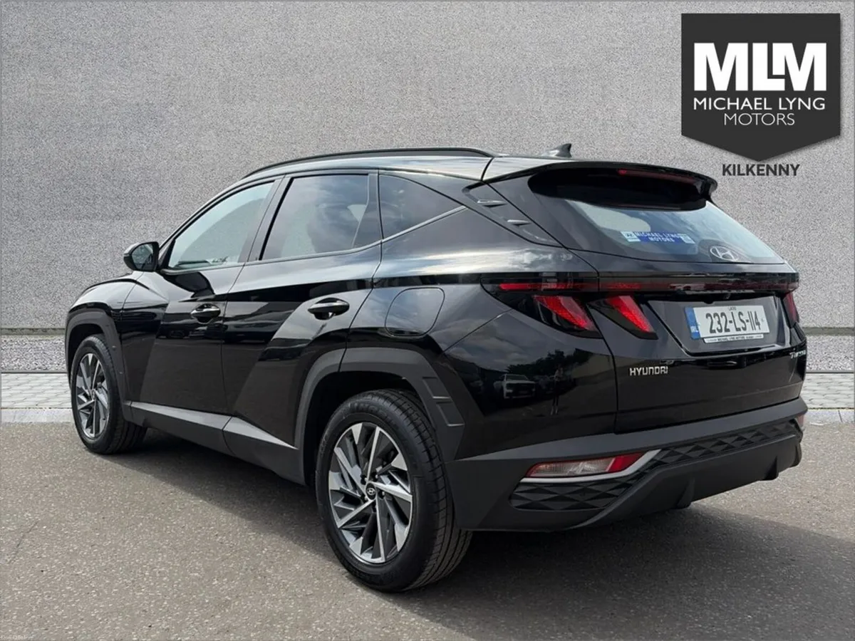 Hyundai Tucson ix35 Executive 5DR - Image 6