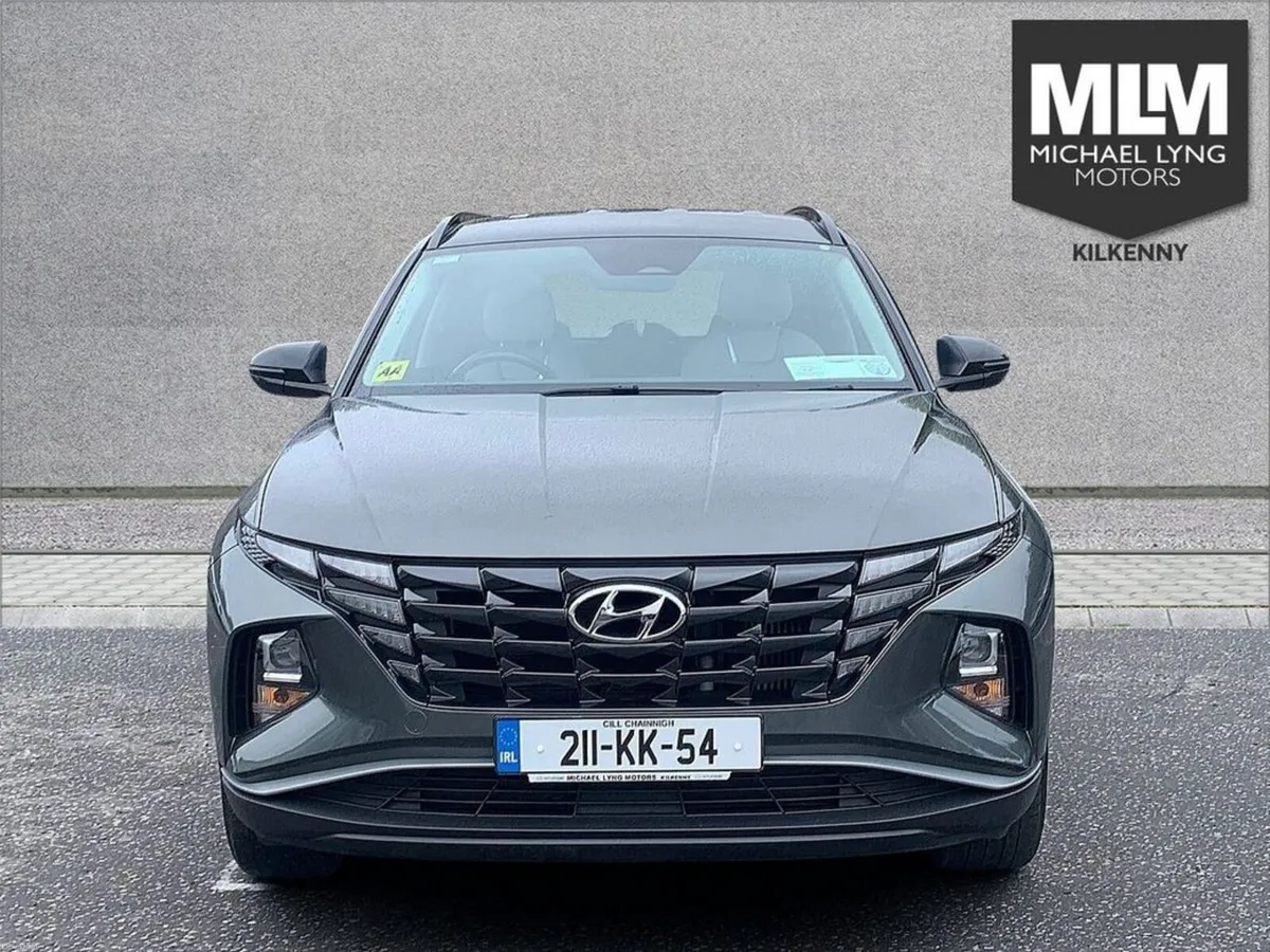 Hyundai Tucson 2WD Executive w.2 Tone Roof - Image 2