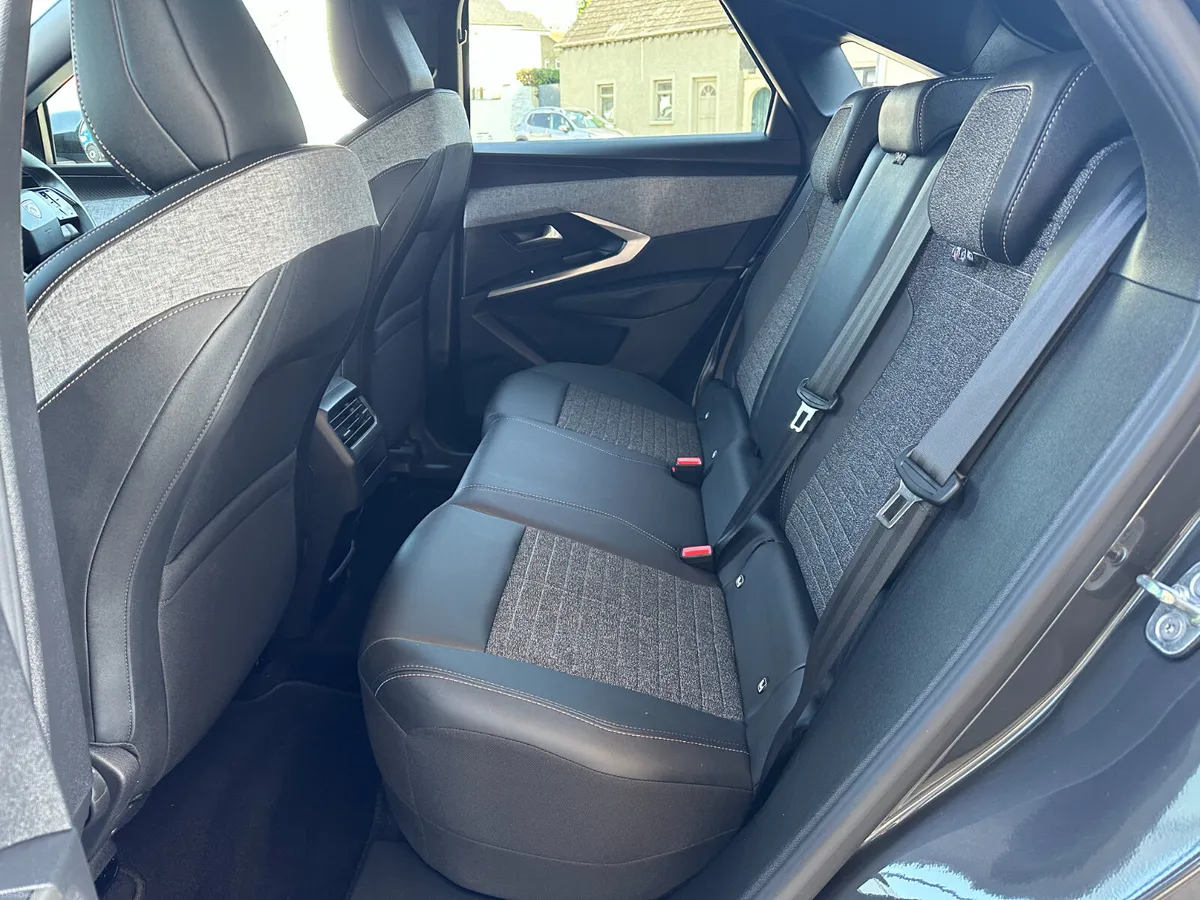 Peugeot 3008 1.2 Hybrid 145bhp eDCS6 Allure - Image 6