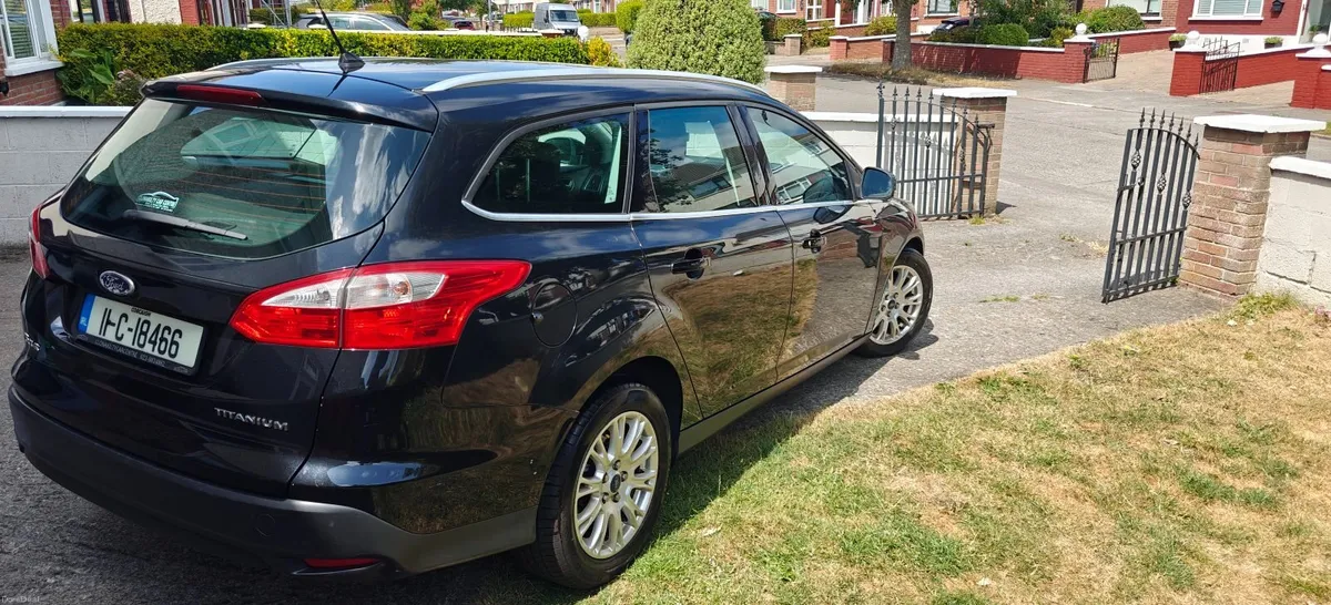 2011 Ford Focus Titanium Estate - 1.6 TDCi Diesel - Image 3