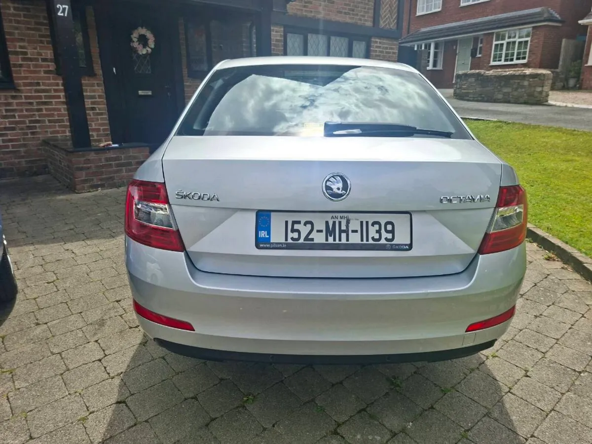 SKODA OCTAVIA 1.6 DIESEL 2015 VERY CLEAN CAR - Image 4