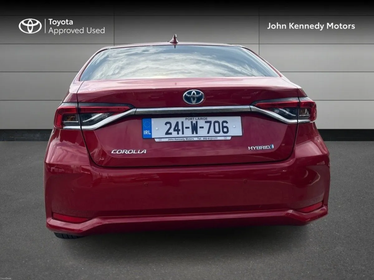 Toyota Corolla LUNA SPORT SALOON - Image 4