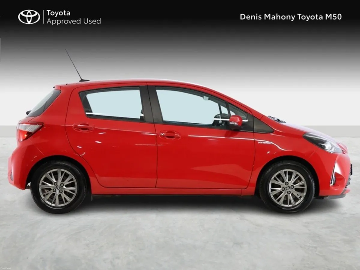 Toyota Yaris Icon Hybrid - Image 3