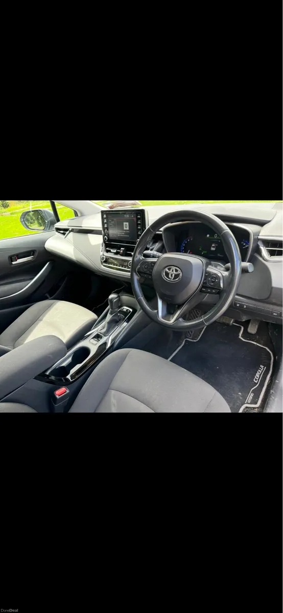 2020 Toyota corolla 1.8 Hybrid Saloon - Mint Condi - Image 2