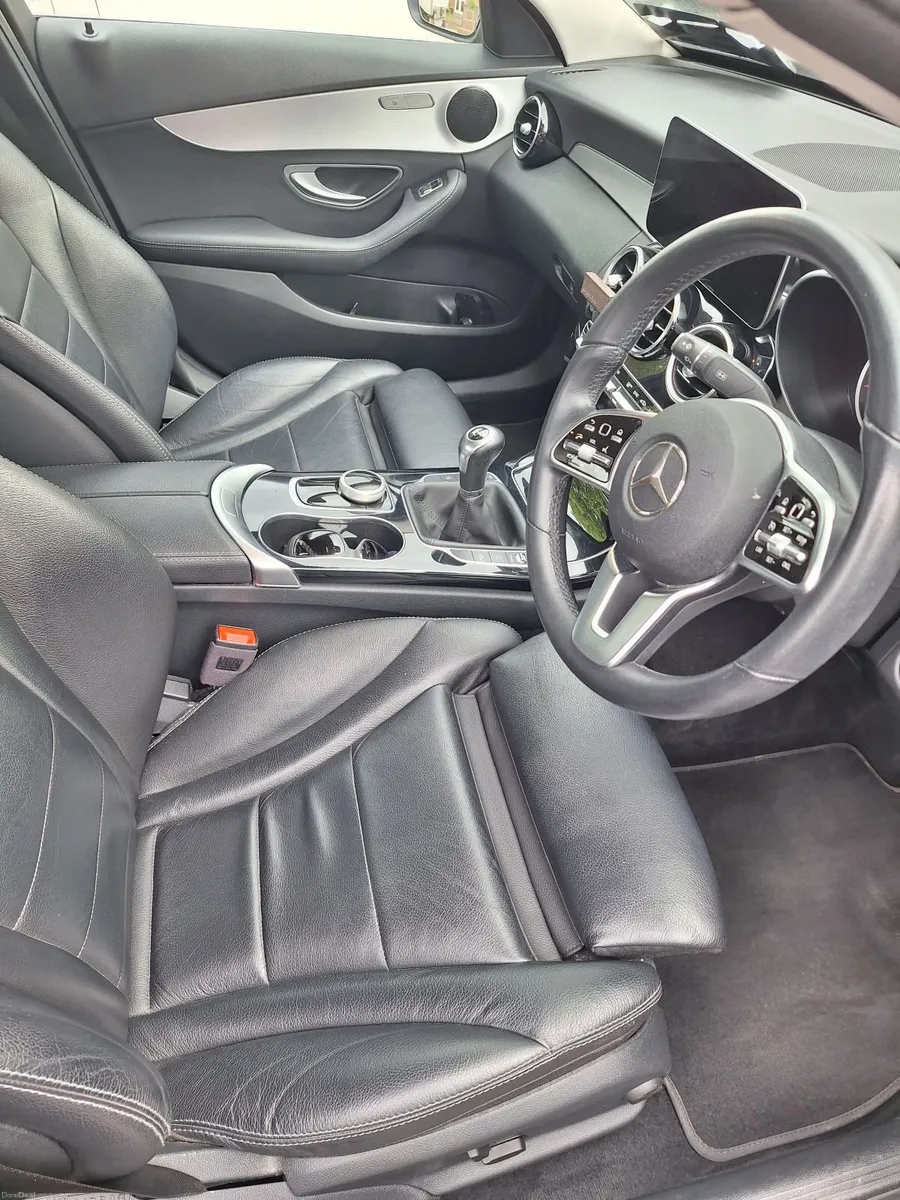 Mercedes-Benz C-Class 2020 - Image 4