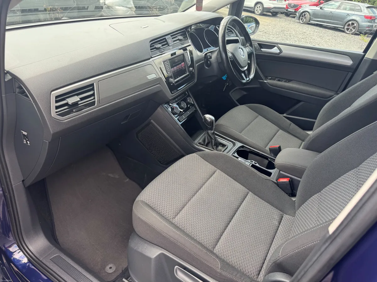 16 Volkswagen Touran 1.6TDI AUTOMATIC - Image 5
