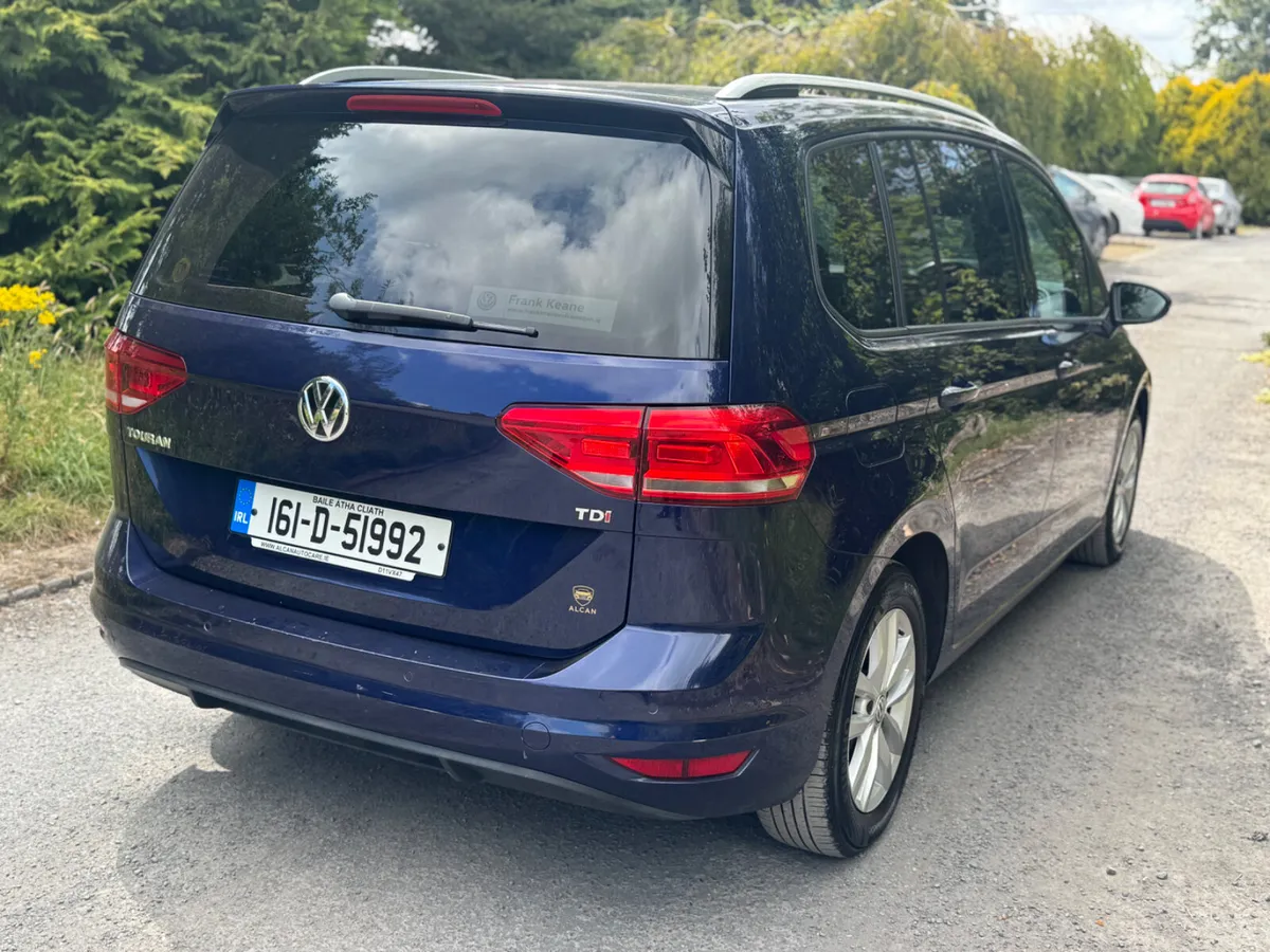 16 Volkswagen Touran 1.6TDI AUTOMATIC - Image 4