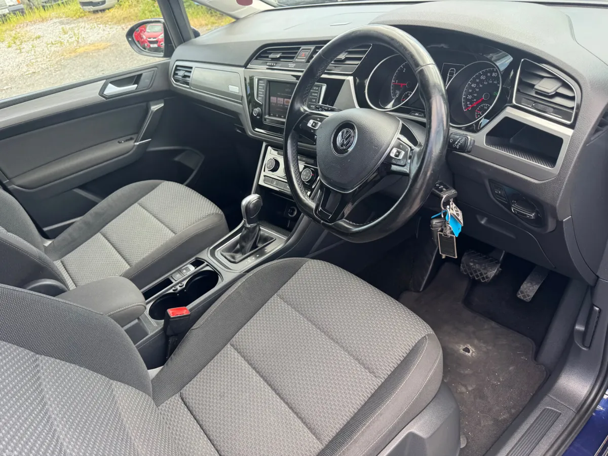 16 Volkswagen Touran 1.6TDI AUTOMATIC - Image 6