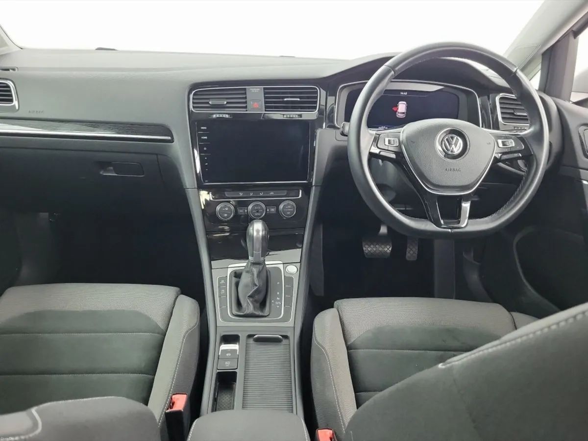 Volkswagen Golf TSI Highline Tech**high spec|** - Image 3