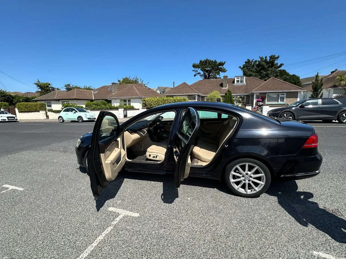 Volkswagen Passat 2011 - Image 3