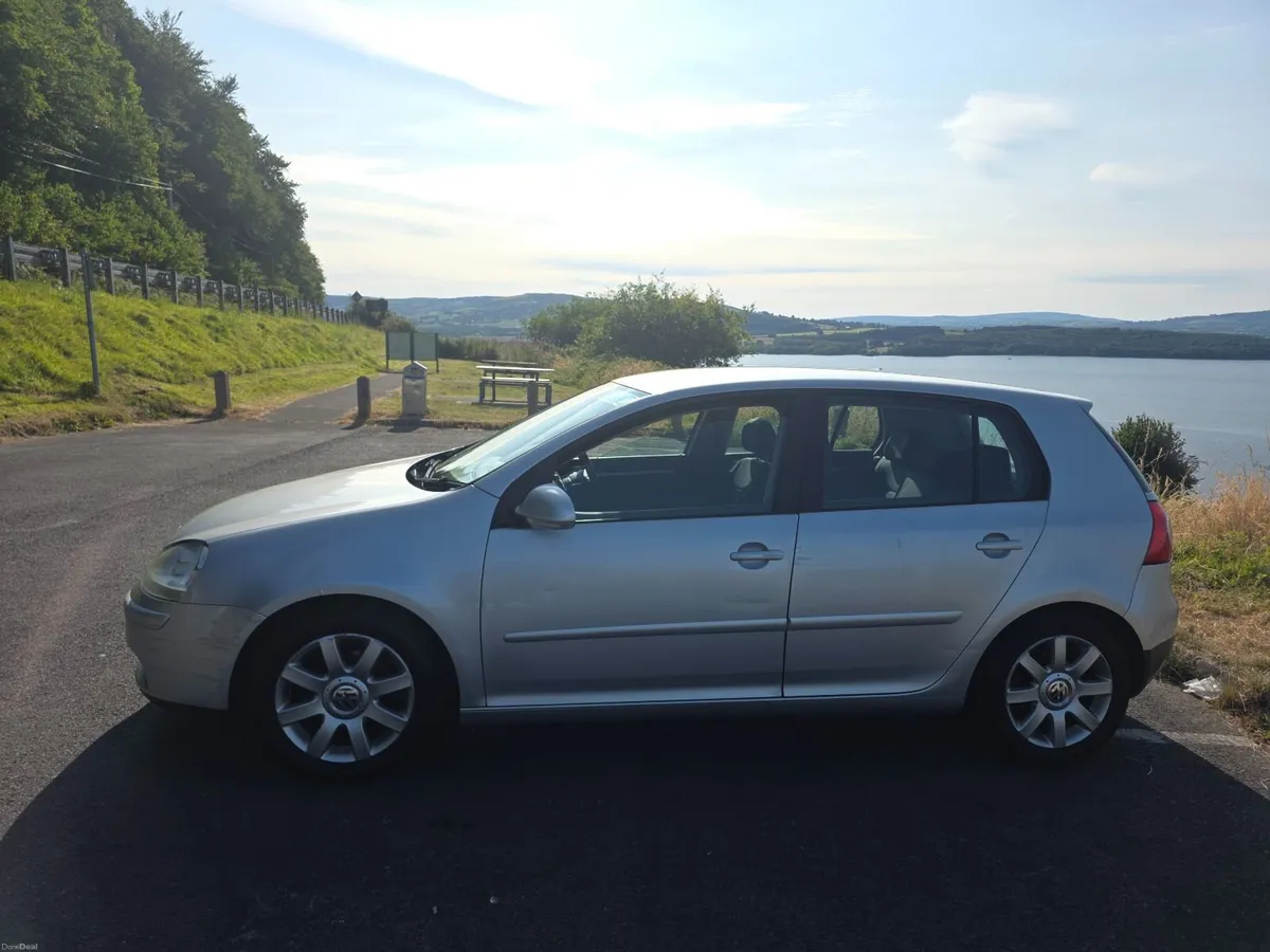 Volkswagen Golf 2005 - Image 2