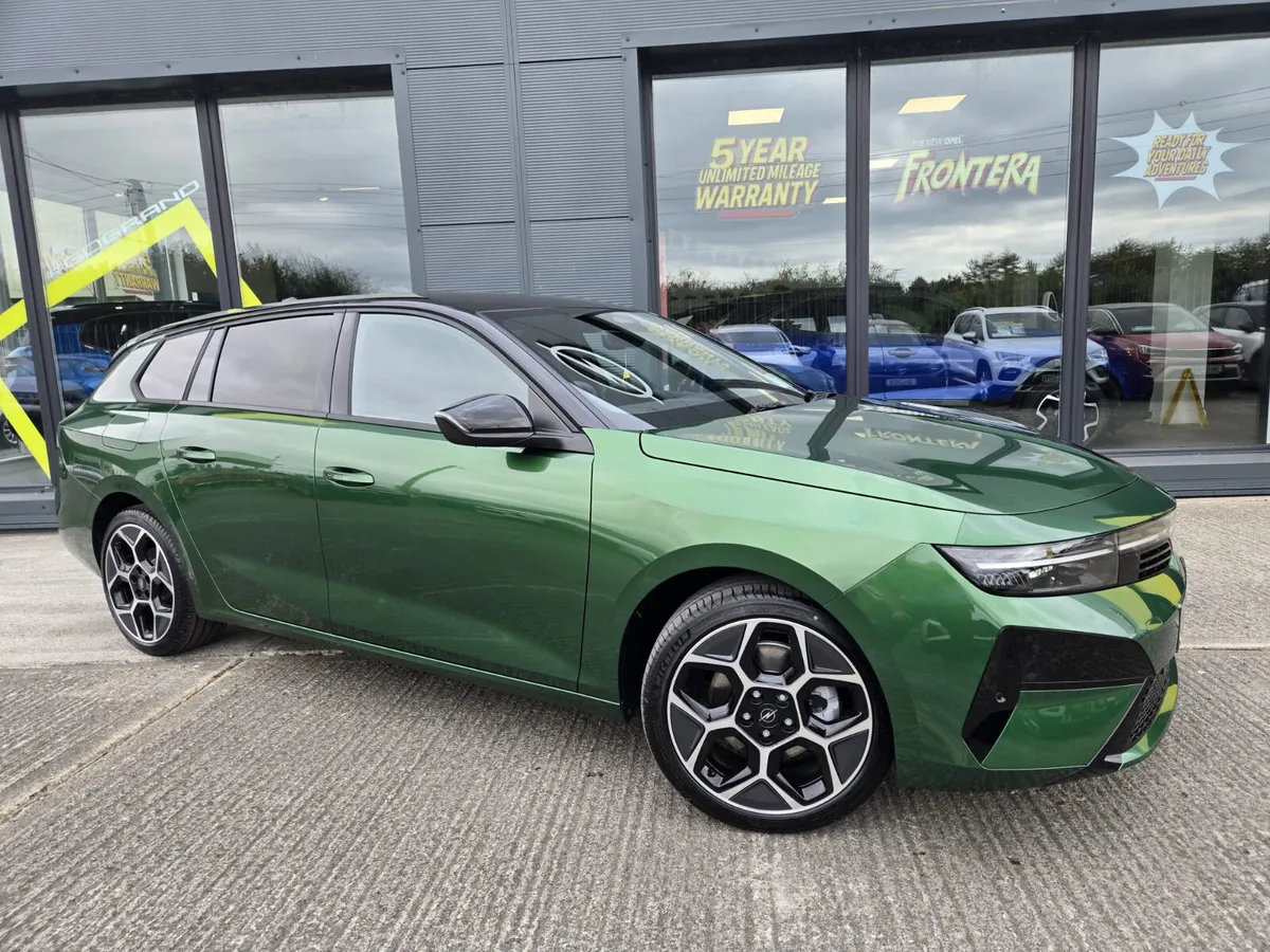 Opel Astra Tourer Klover Green GS Hybrid - Image 4
