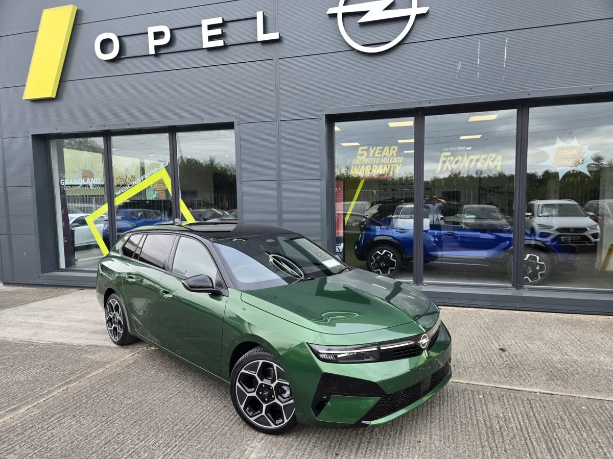 Opel Astra Tourer Klover Green GS Hybrid - Image 1