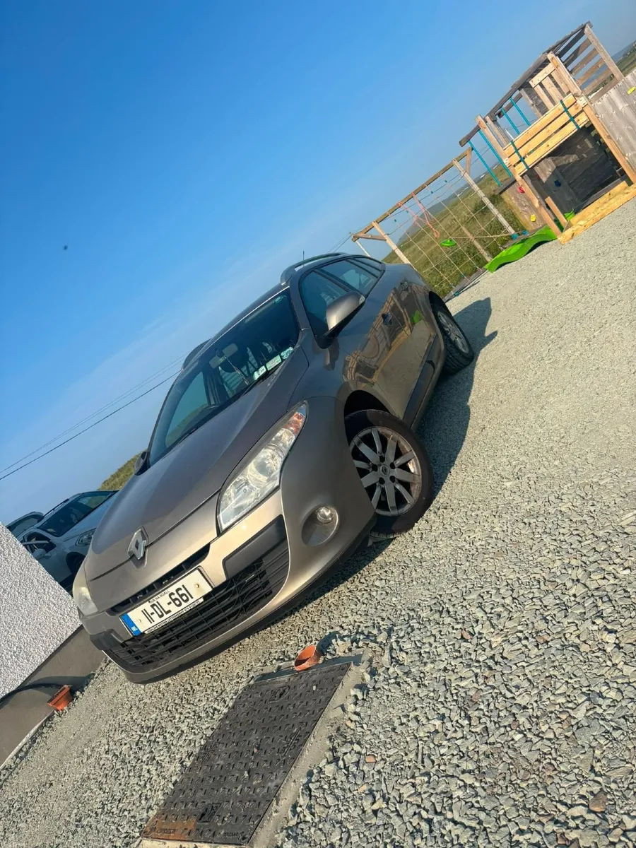 Renault Megane 2011 - Image 1