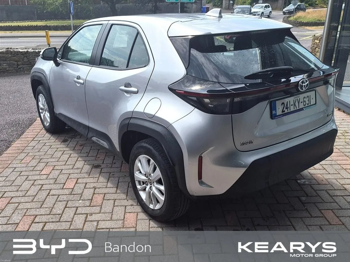 Toyota Yaris Cross Hybrid Luna 1.5 Petrol/Electric - Image 2