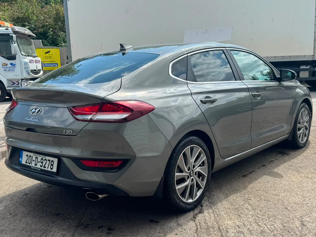 Hyundai i30 Fastback 2020 - Image 4