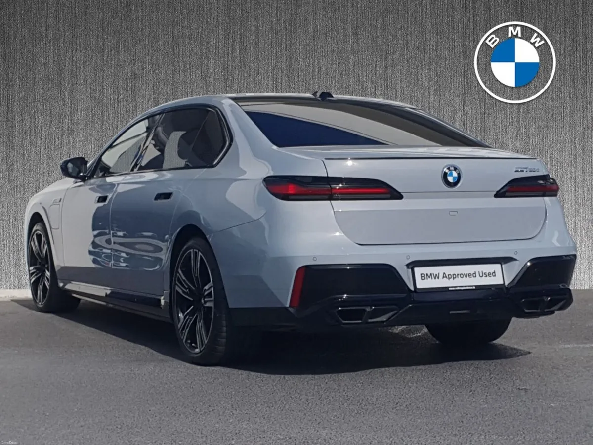 BMW 7-Series M760e xDrive - Image 2