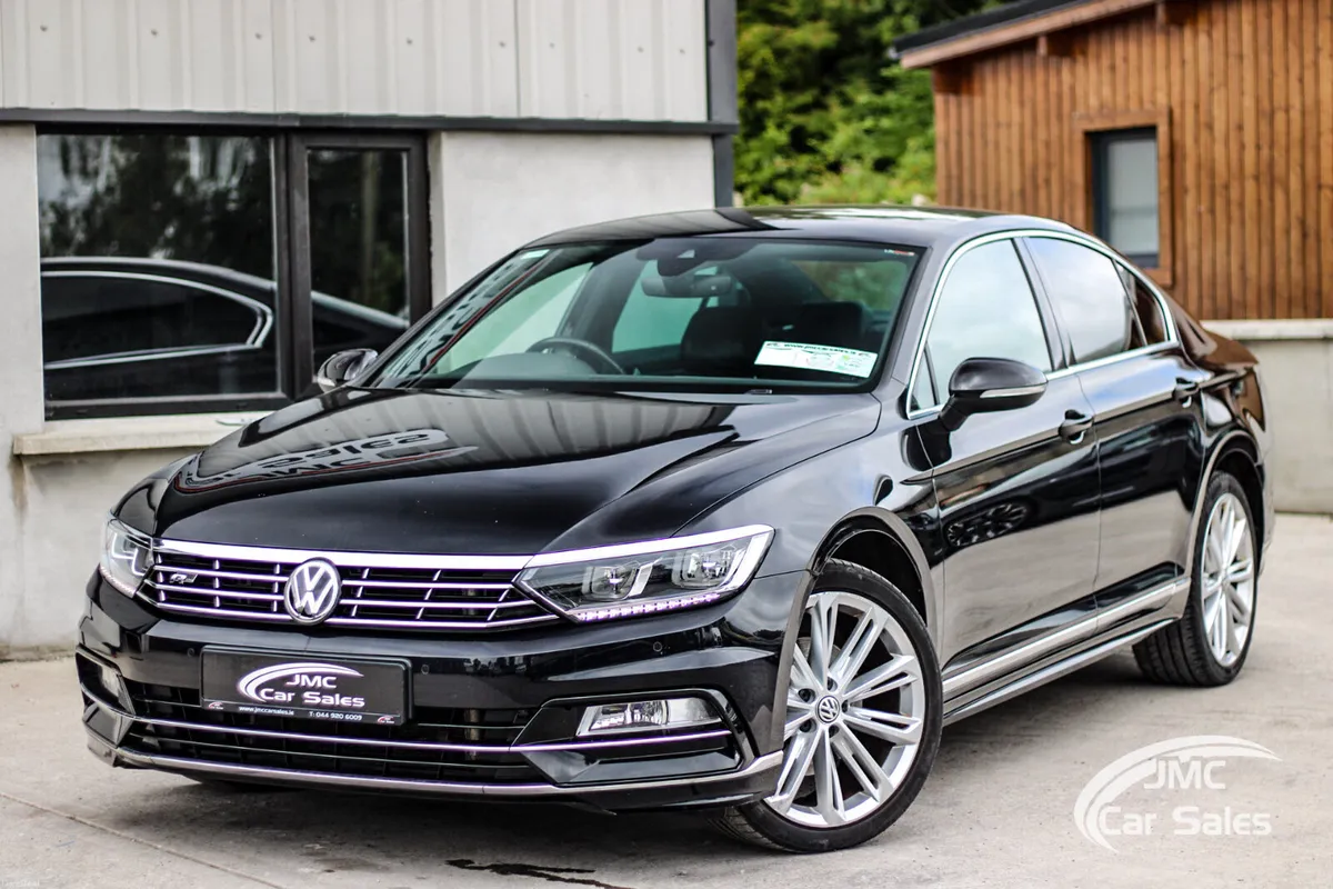 2019 VOLKSWAGEN PASSAT R-LINE 2.0L - Image 1