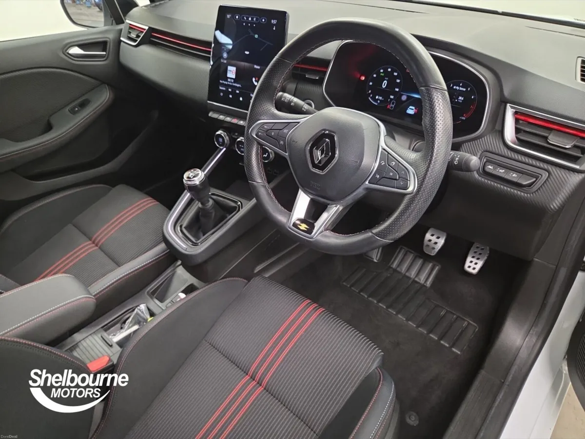 Renault Clio Hatchback RS Line - Image 4