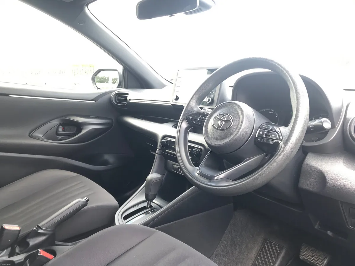 Yaris Luna Hybrid New Generation - Image 6