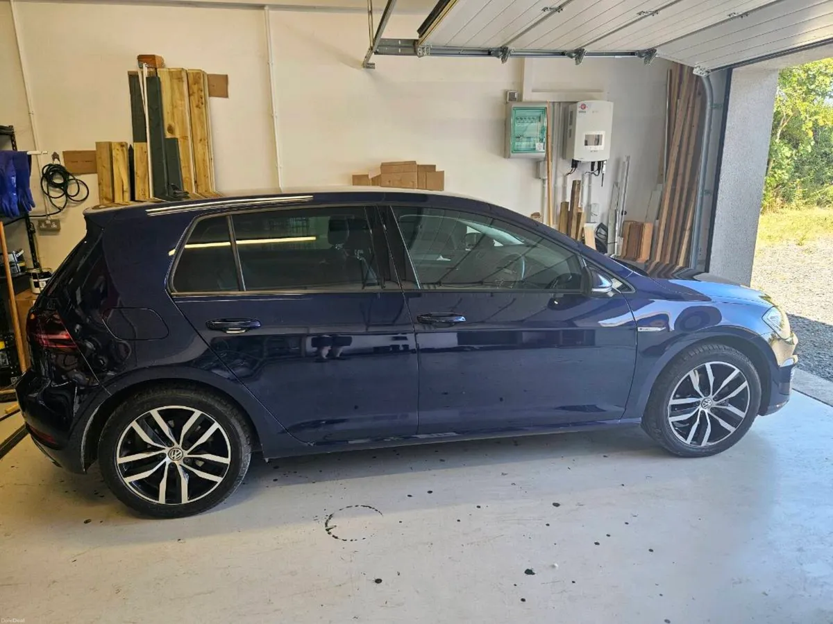 Volkswagen eGolf 2020, Executive Edition - Image 2