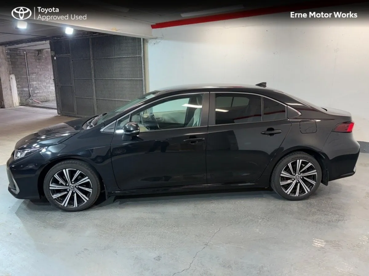Toyota Corolla HYBRID LUNA SPORT 4DR - Image 2