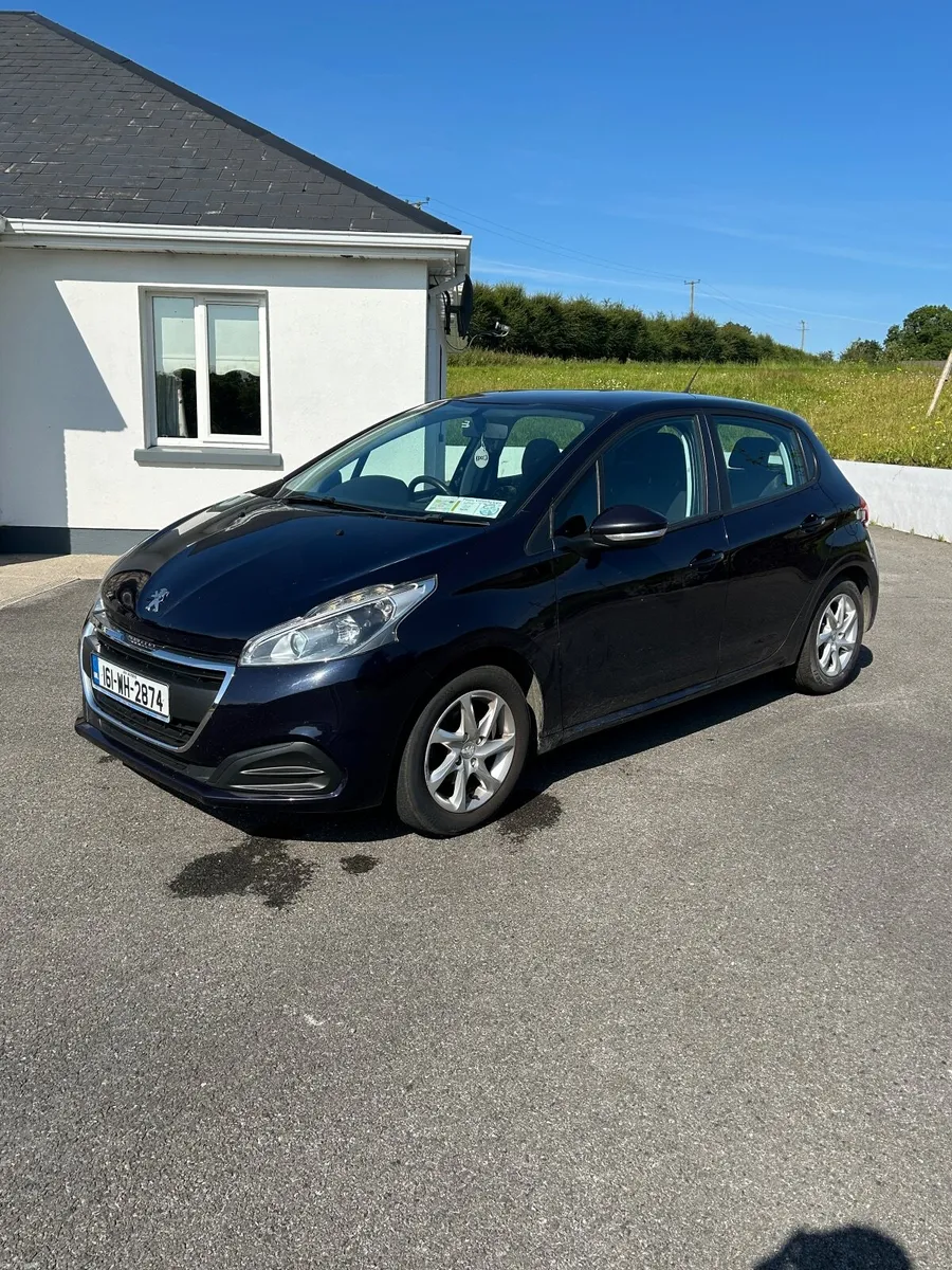 Peugeot 208 2016 (manual) - Image 1